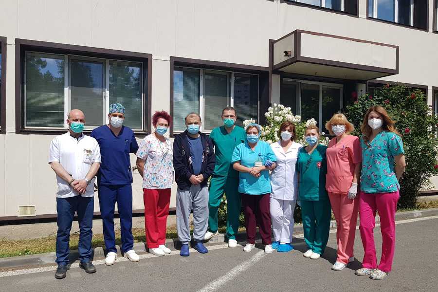 Pacient de 52 de ani, externat astăzi din spital după ce a luptat mai bine de două luni de zile cu virusul SARS CoV-2