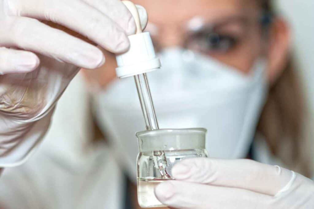 Remdesivir devine primul medicament anti-Covid autorizat în Europa