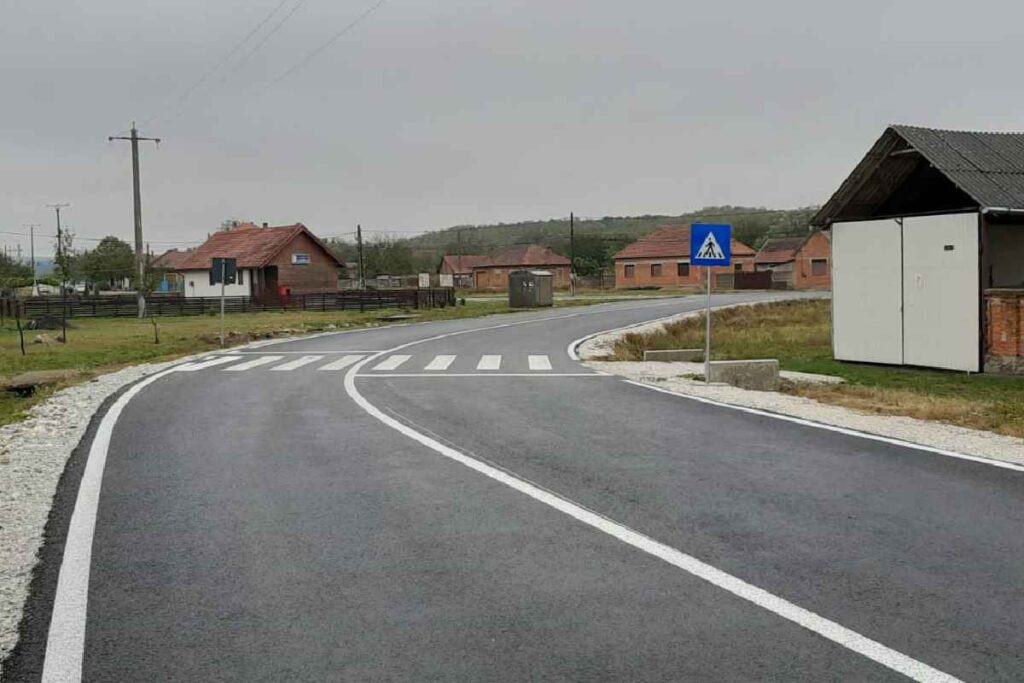 Peste 1.200 de drumuri de interes local şi judeţean, propuse pentru modernizare prin Compania Naţională de Investiţii