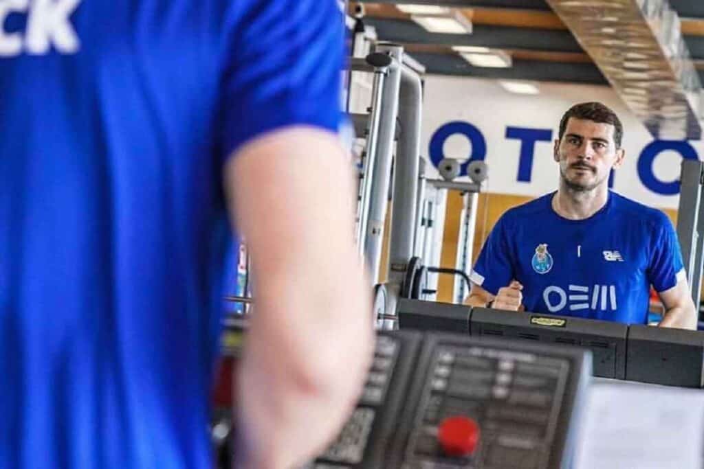 Casillas îşi agaţă mănuşile în cui după o carieră de excepţie la Real Madrid, naţionala Spaniei şi FC Porto