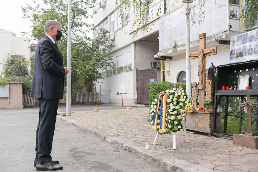 Preşedintele Iohannis a promulgat legea care permite decontarea tratamentului pe toată durata vieţii victimelor de la Colectiv