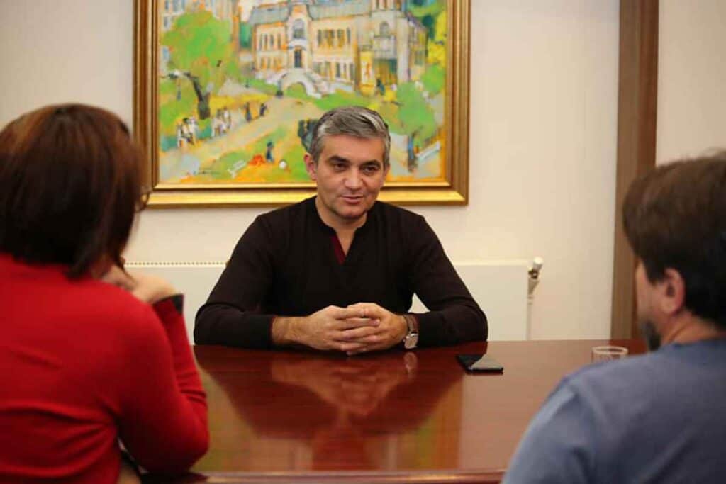 Primarul oraşului Sinaia, Vlad Oprea, diagnosticat cu COVID-19