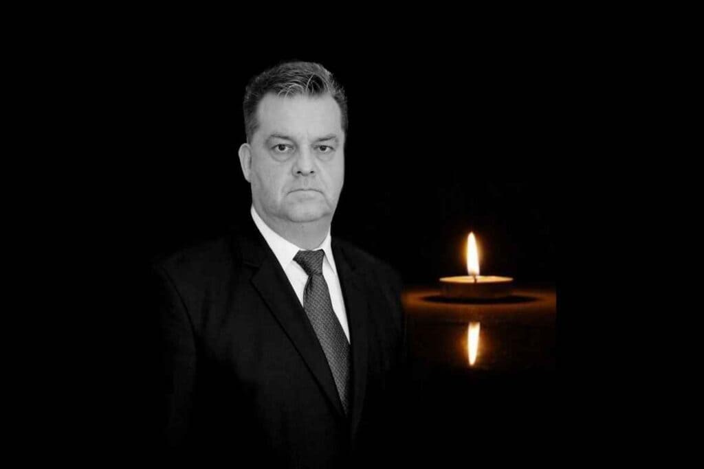 Adrian Apostol a fost comisar şef al Biroului de Investigaţii Criminale din cadrul Poliţiei Municipiului Focşani.