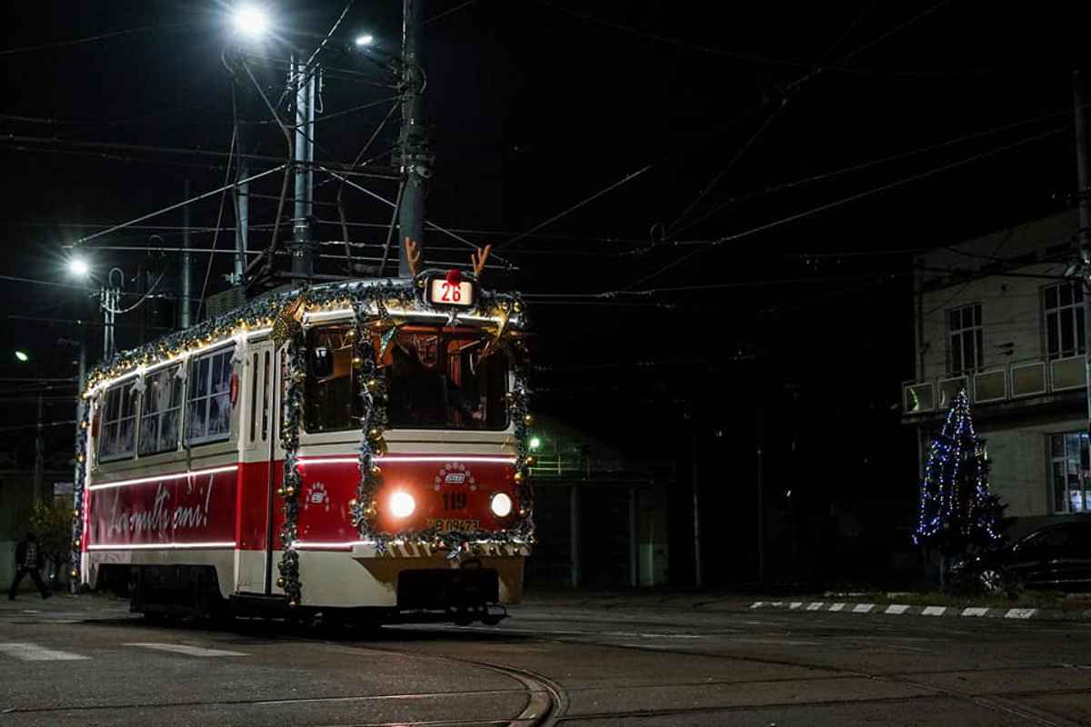 "Tramvaiul de poveste", model de epocă din parcul STB, va circula în Bucureşti de Crăciun