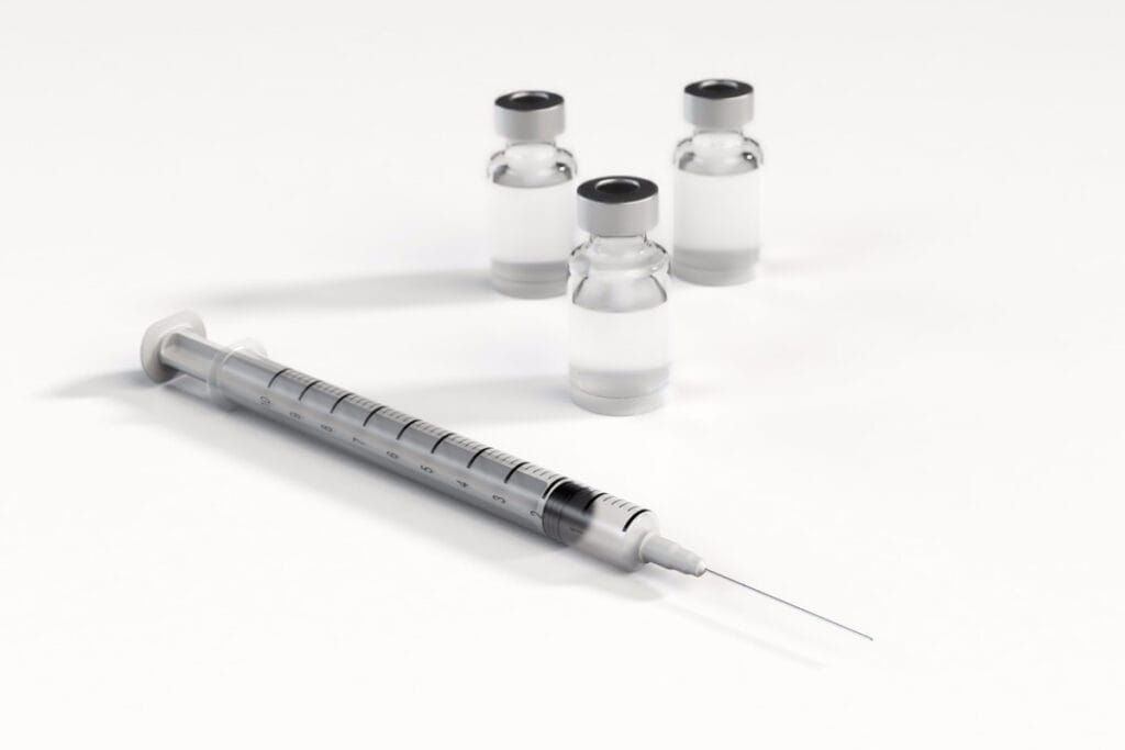 Avalanșă de programări la vaccinarea anti-COVID: Peste 900.000 de persoane, majoritatea cu vârste trecute de 65 de ani, s-au înscris în etapa a doua