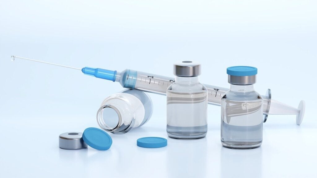 CNCAV anunță: Alte 8.095 persoane, vaccinate în ultimele 24 de ore, din care 875 persoane vaccinate cu rapel