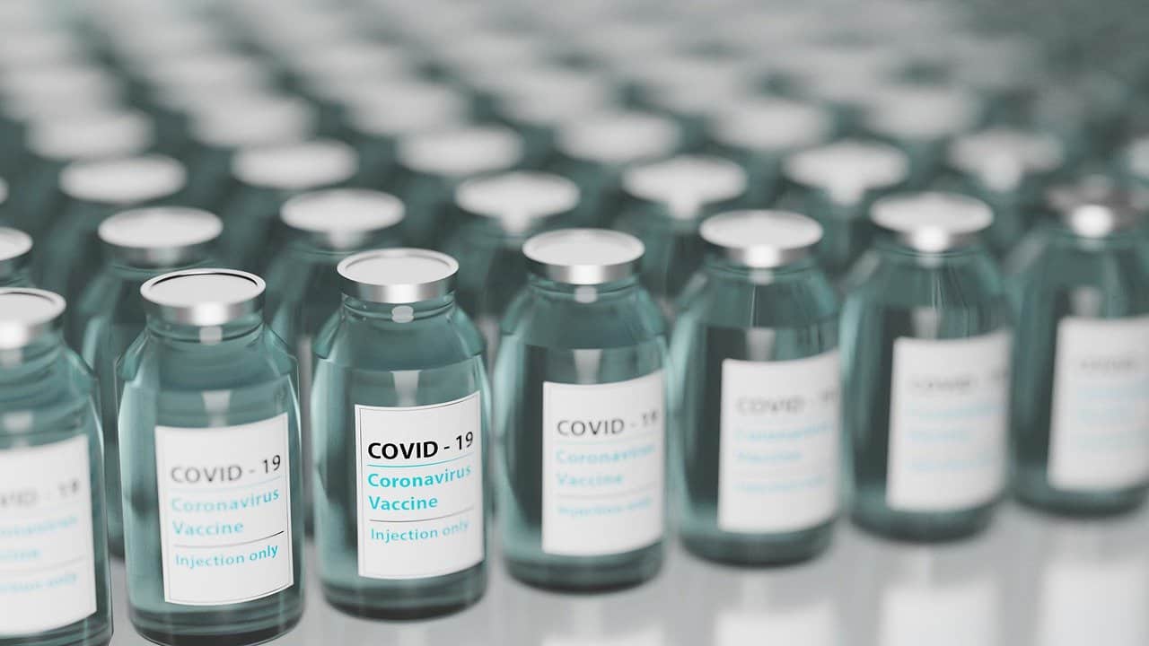Comisia Europeană a trimis autoritățile belgiene în control la fabrica de vaccinuri AstraZeneca