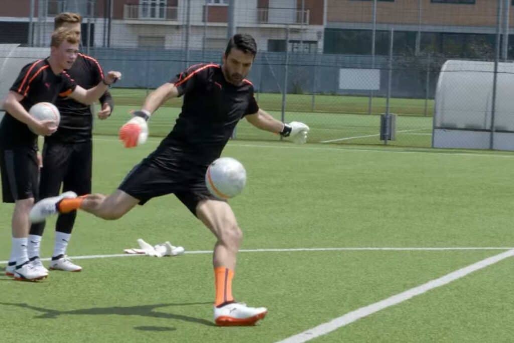 Buffon a fost amendat cu 5.000 de euro pentru blasfemie