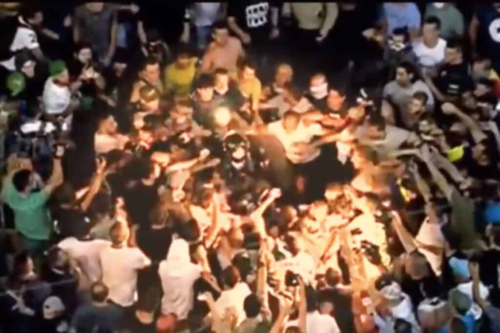 Doi dintre cei care au agresat-o pe jandarmerița de la mitingul din 10 august 2018, condamnaţi la închisoare