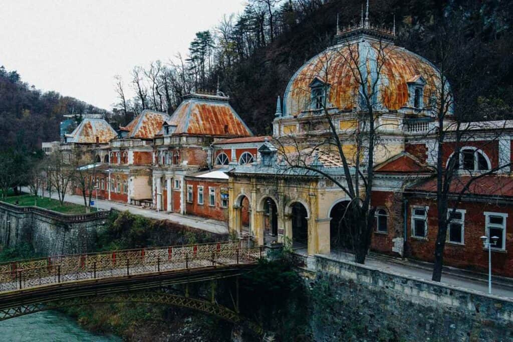 Herculane Project - tineri arhitecți se zbat să salveze staţiunea Băile Herculane