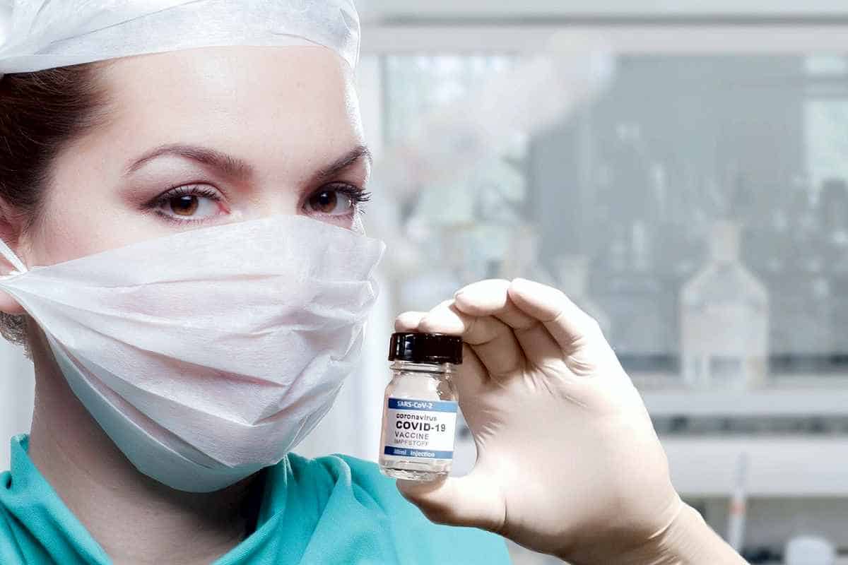 Când apar anticorpii după vaccinare? Studiu MedLife post-vaccinare