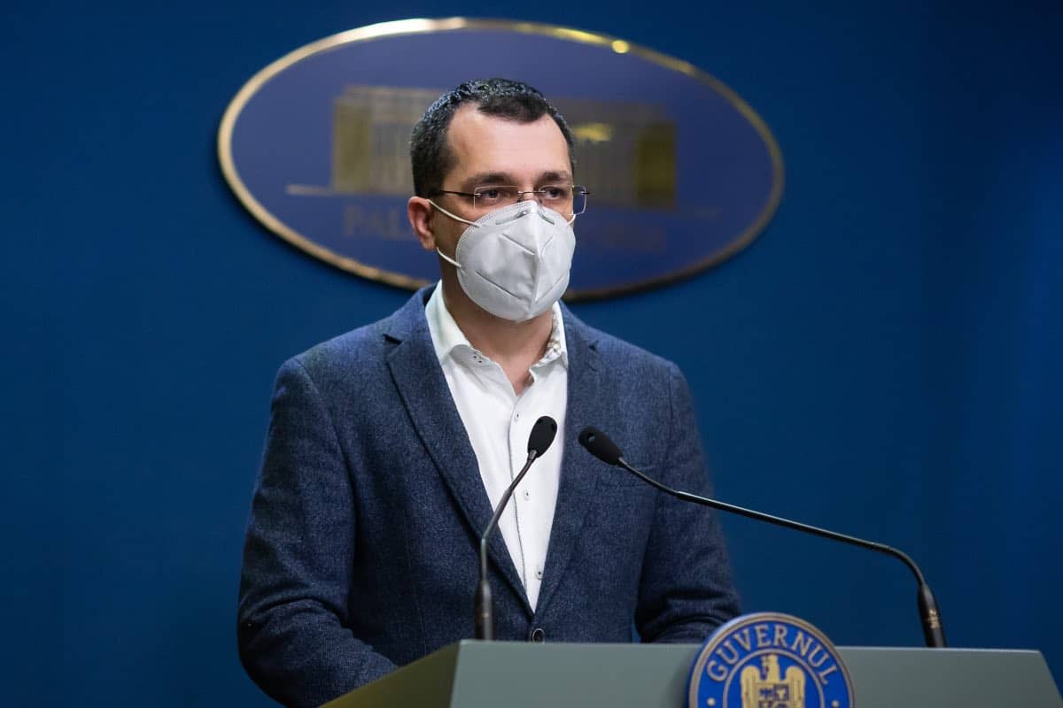 PSD a ieșit la înaintare să depună moțiune împotriva lui Vlad Voiculescu, iar liberalii stau pe margine și își freacă mâinile