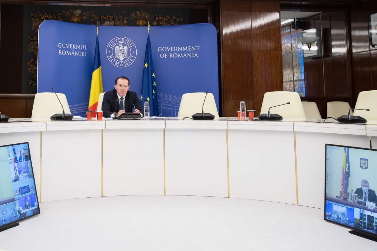 Cîţu afirmă că îi înțelege pe români, că au obosit, după un an de pandemie