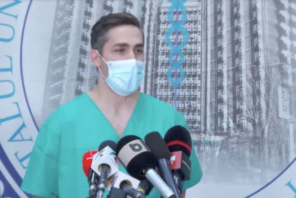O profesoară din Oradea a decedat, la scurt timp după rapel, dar Valeriu Gheorghiță susține că nu există legătură cu vaccinul