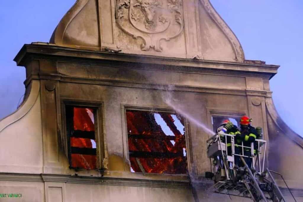 ISU Bucovina a anunțat cauza incendiului de la Palatul Administrativ din Suceava