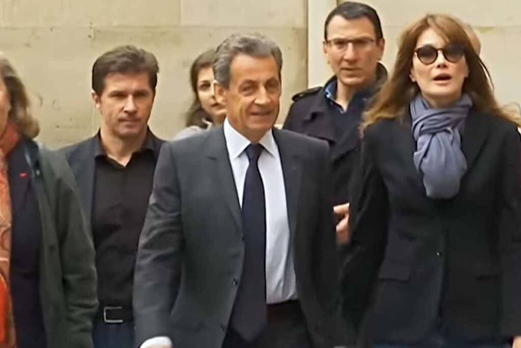 Nicolas Sarkozy a fost condamnat luni la trei ani de închisoare - dintre care unul cu executare