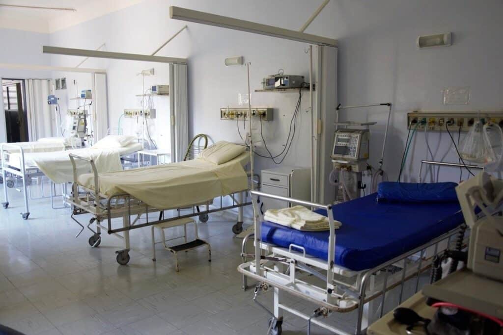 Un pacient infectat cu COVID a sărit pe geam, la Spitalul din Grădiște