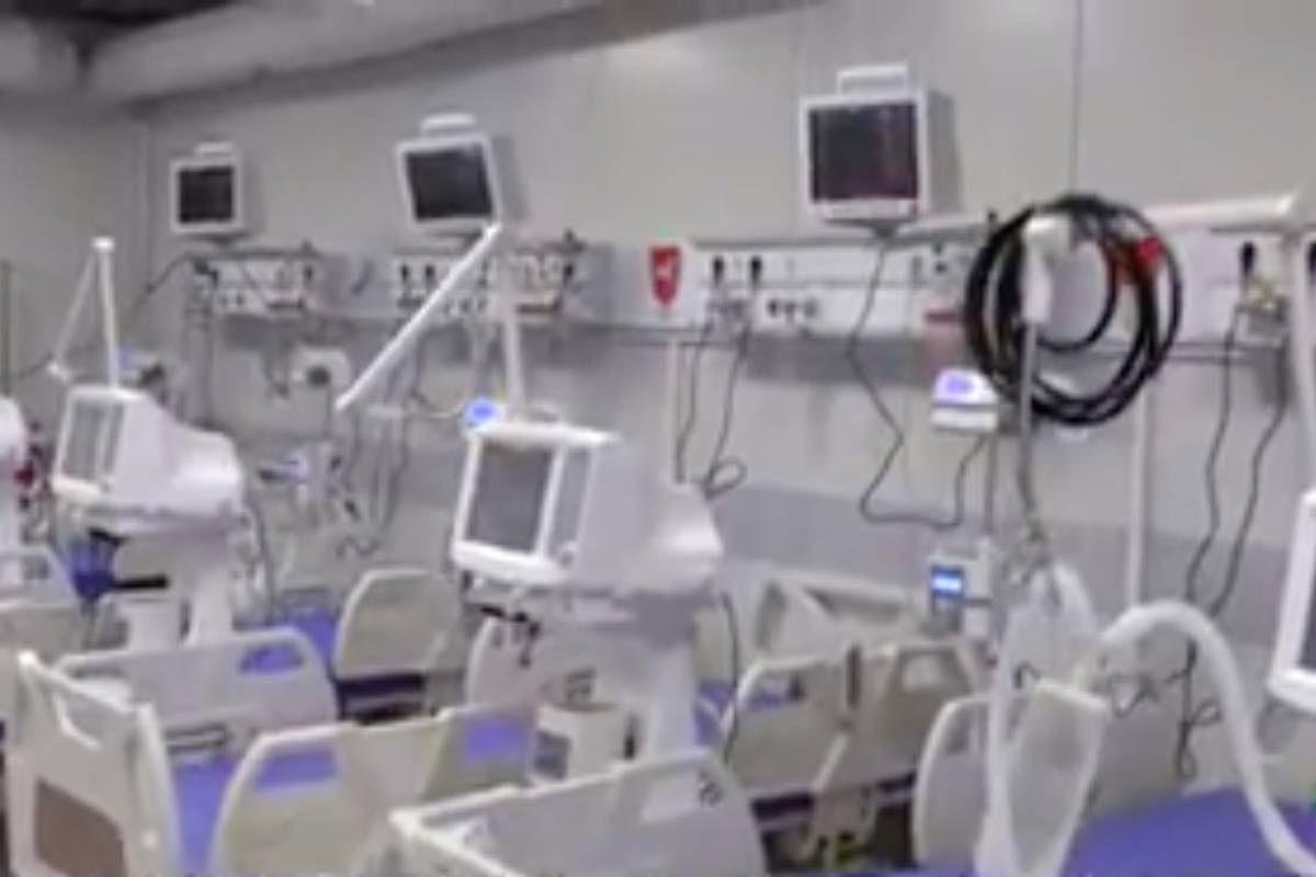 Costel Alexe susține că în Spitalul modular Lețcani plouă, iar aparatura este defectă