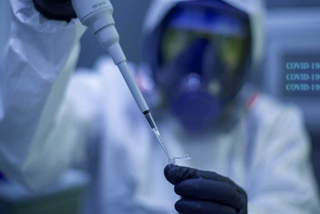 Peste 6.000 de cazuri noi de COVID și 89 de decese, în numai 24 de orePeste 6.000 de cazuri noi de COVID și 89 de decese, în numai 24 de ore