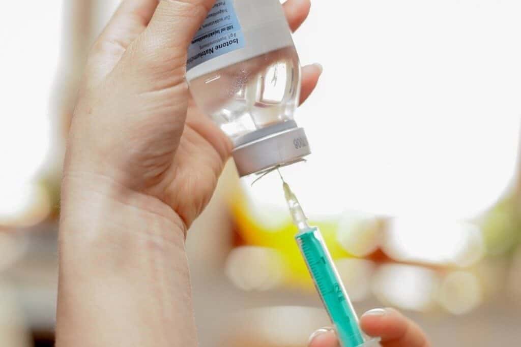 Coadă la vaccinare: Peste 47.000 de persoane, programate și peste 350.000 de persoane, pe lista de aşteptare