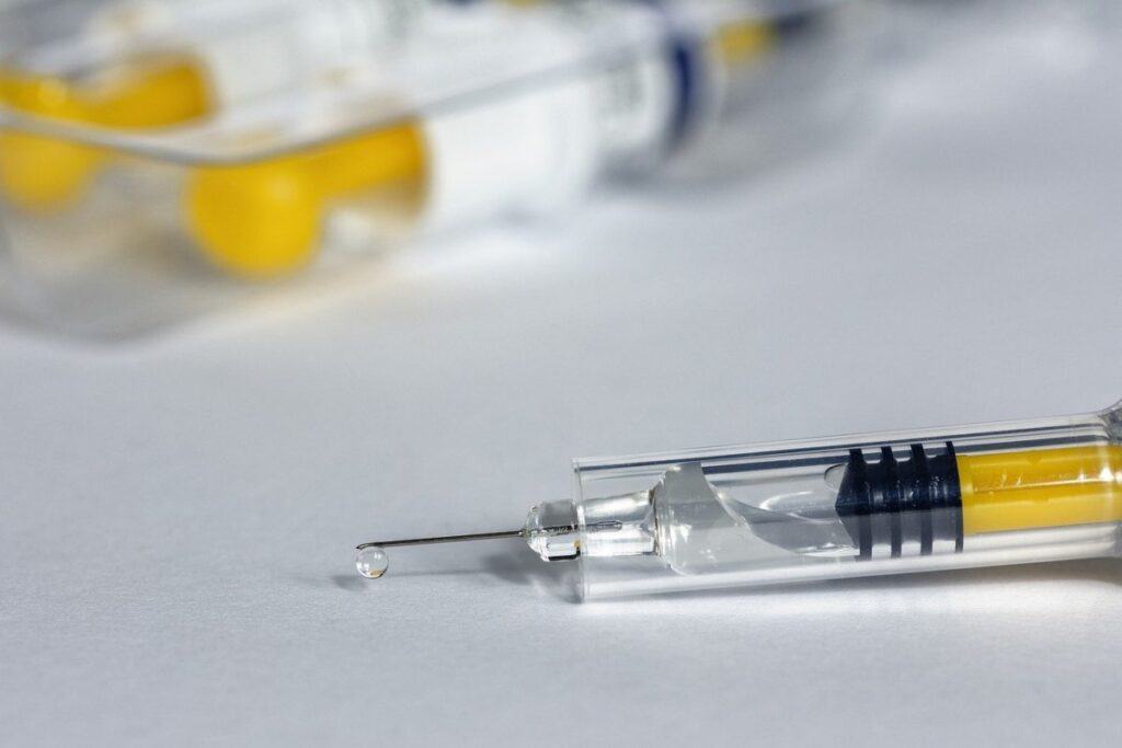 Luni se dă starul etapei a III-a de vaccinare: 500.000 de persoane din populaţia generală s-au înscris pe platformă