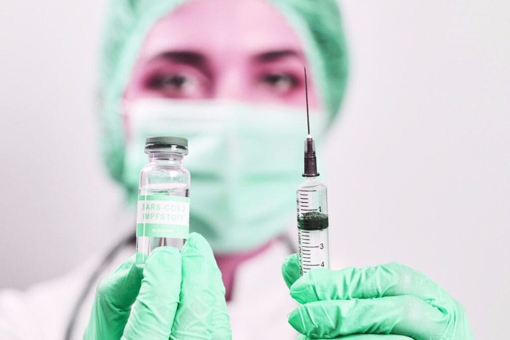 xGheorghiţă anunță transparentizarea platformei de vaccinare, care va afișa tipul de vaccin folosit și timpul până la vaccinare