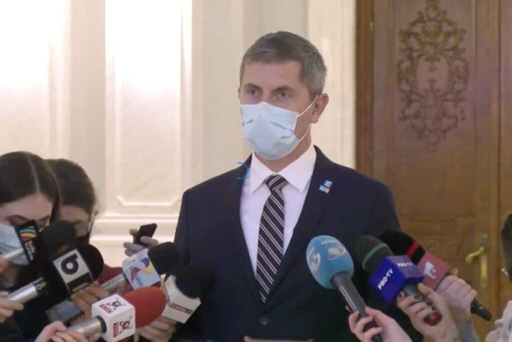 Barna: “Vlad continuă la Ministerul Sănătăţii, nu a fost niciun moment în discuţie în coaliţie ideea ca Vlad să fie demis sau să se retragă”