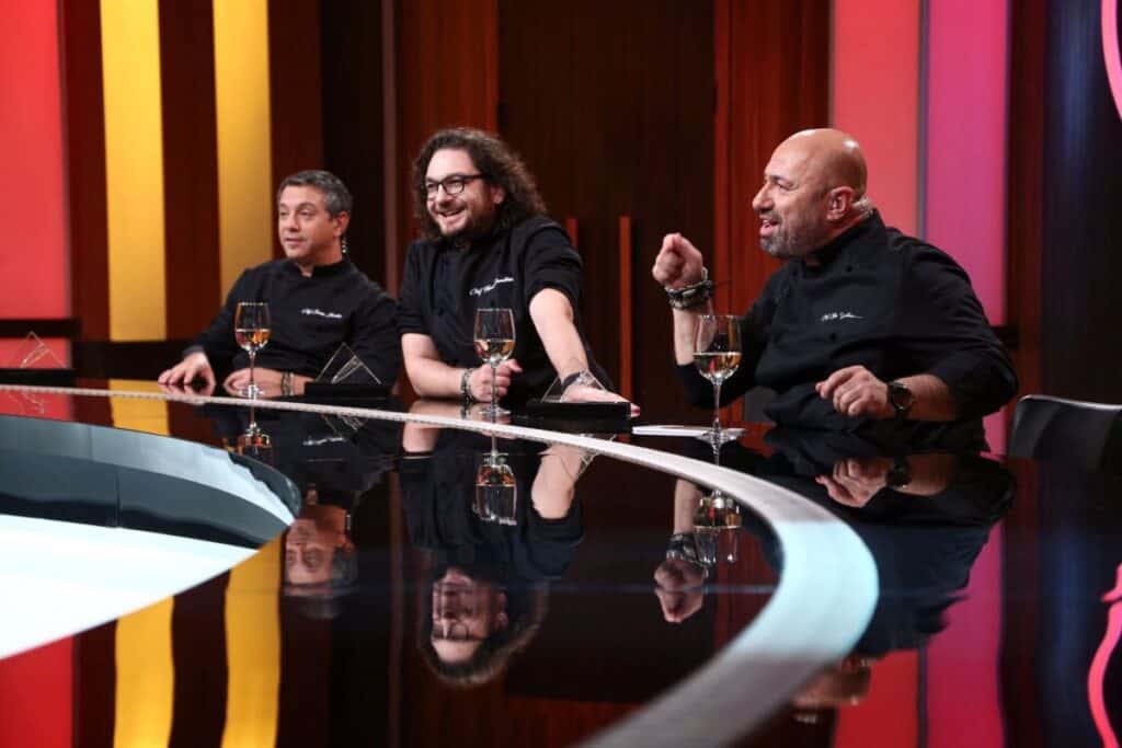 În timp ce chef Scărlătescu este plin de noroc și a câștigat o nouă amuletă, chef Bontea face grevă japoneză