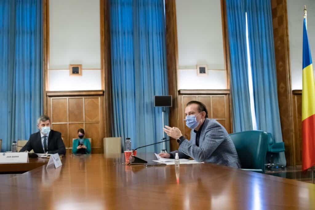 Cîțu, despre revenirea la școală a elevilor și teste non-invazive: Ministerele Educației și Sănătății vor decide