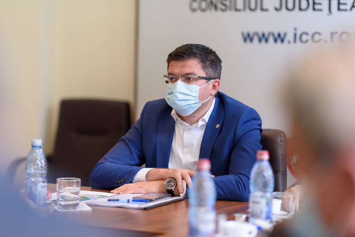 Încă un fost ministru, plasat sub control judiciar. Costel Alexe s-a autosuspendat de la conducerea PNL Iaşi