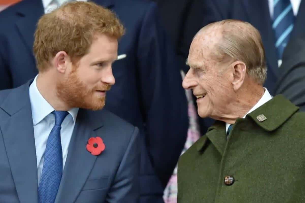 Prinţul Harry a ajuns în Anglia pentru funeraliile bunicului său. Soția sa a rămas în SUA