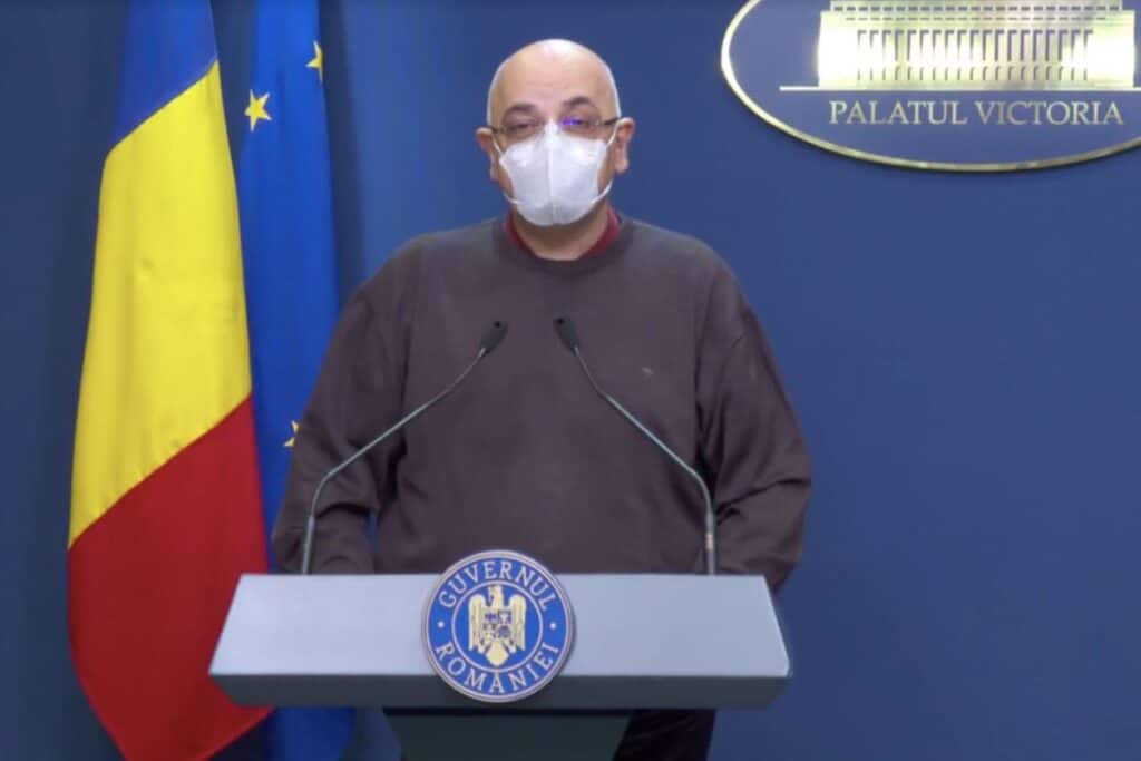 Raed Arafat a găsit soluția: Telemunca şi decalarea programului permit angajaţilor să meargă la cumpărături înainte de ora 18.00