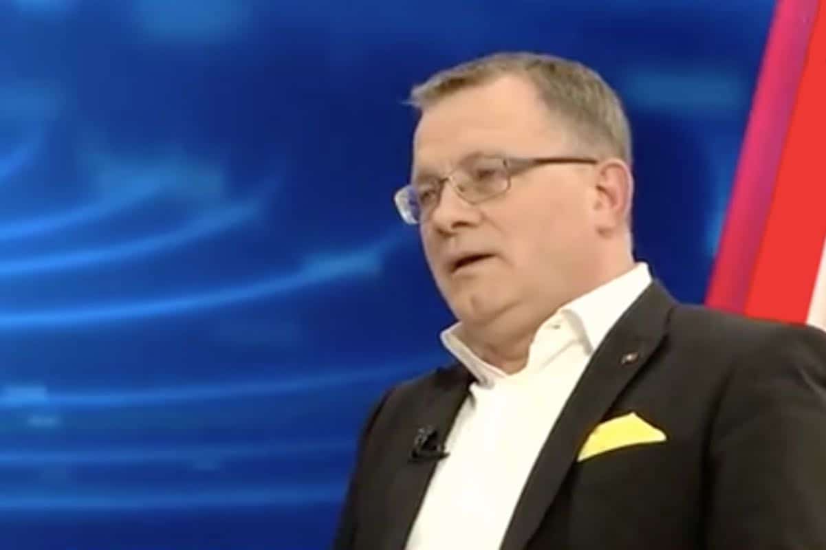 Ministrul Oros povestește că avut o formă gravă de COVID, iar acum s-a vaccinat