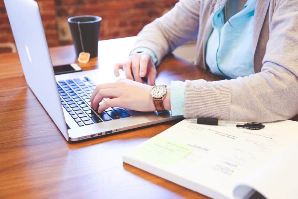 Ministerul Culturii a decis: Biletele pentru evenimentele culturale pilot pot fi achiziționate doar online