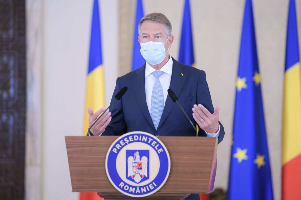 Iohannis a convocat ședință, cu premierul, vicepremierii și miniștrii, pe tema vaccinării