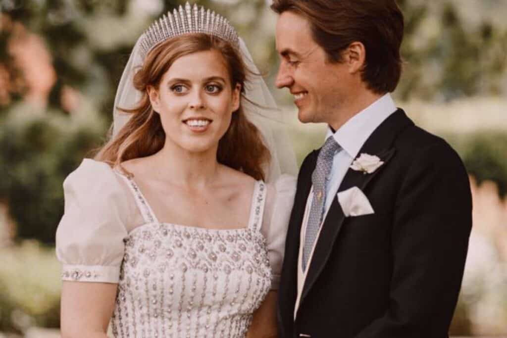 Prinţesa Beatrice, nepoata Reginei Elizabeth II, anunță că este însărcinată