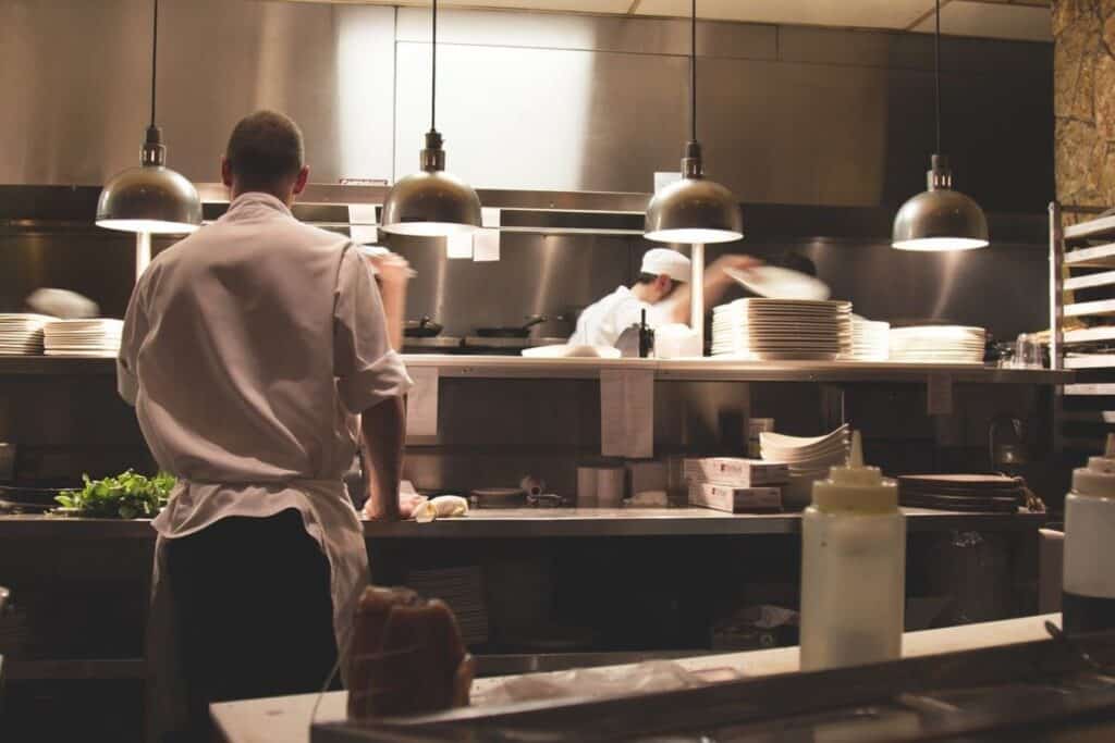 HORA anunță că 80% dintre angajații hotelurilor și restaurantelor sunt vaccinați