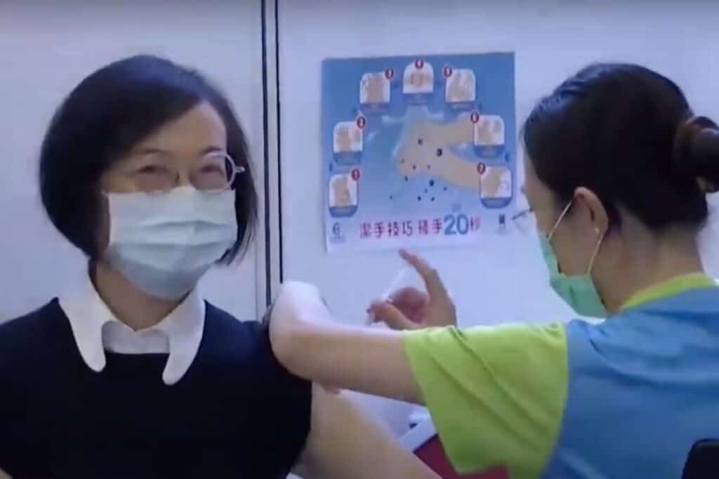 Vaccinul chinezesc intră în “revizuire continuă” la Agenția Europeană a Medicamentului. Se pregătește autorizarea?
