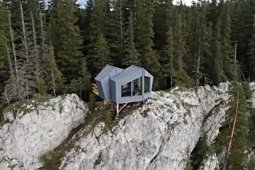 Două noi puncte de BELVEDERE construite pentru turiști în Cheile Bicazului - Parcul Național Hășmaș