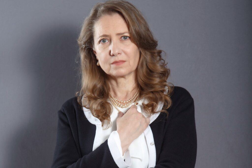 Ioana Abur şi Ioana Blaj complică acţiunea la finalul acestui sezon Adela