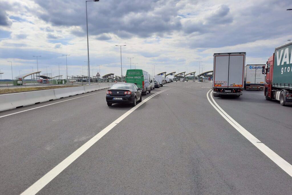 Un TIR cu 16.000 de kilograme de deşeuri, venite din Polonia, oprit de Poliția de Frontieră, la Vama Borş