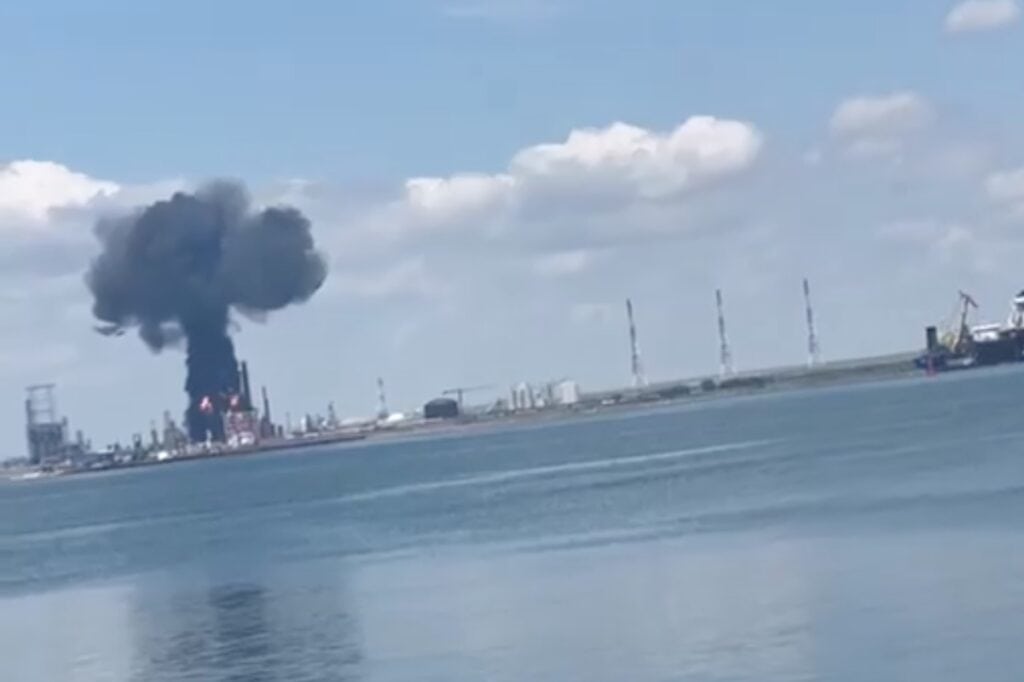Iată momentul exploziei de la Petromidia