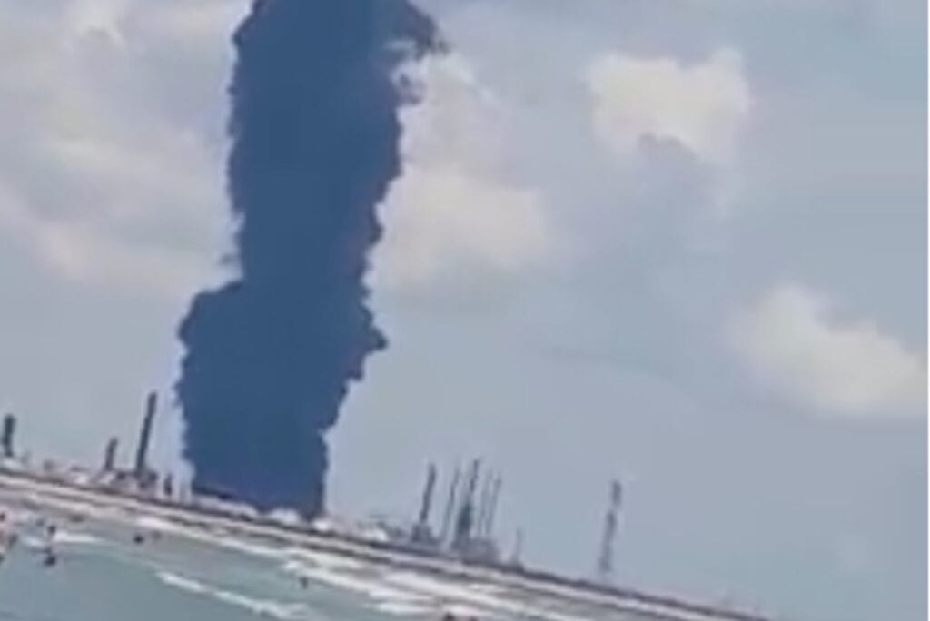 Starea celor trei victime de la explozia din Petromidia: Una are arsuri pe 45% din corp, alta un traumatism lomga și alta arsuri la nivelul feței