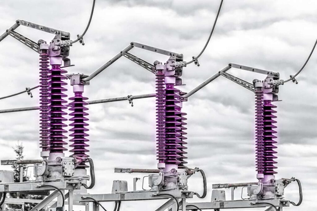 Ce pot face cei ce nu au încheiat contracte noi de energie electrică și gaze până la 1 iulie