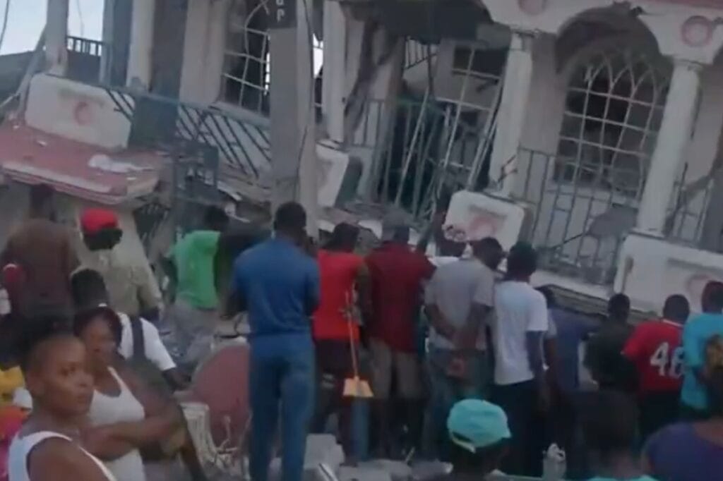 Cutremurul din Haiti: 5700 de răniți și 1300 de morți