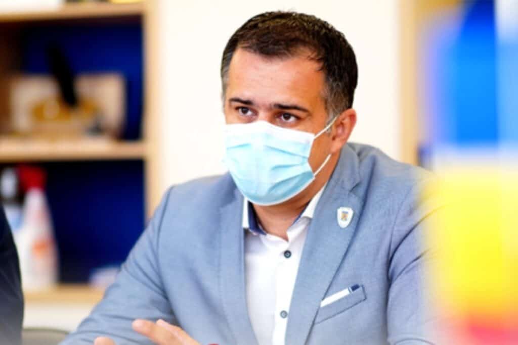 Primarul Bacăului vrea să lichideze datoriile orașului prin obligațiuni municipale, evitând băncile
