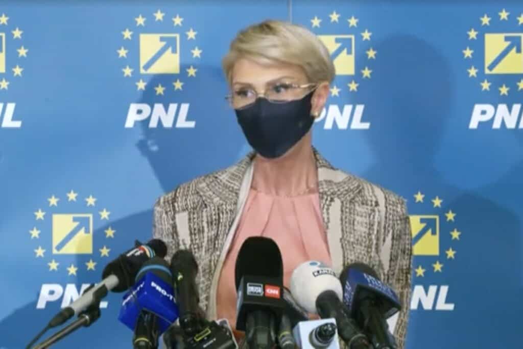 Turcan îl laudă pe Cîțu: "Se confirmă ce premierul promitea, împotriva multor sceptici, o revenire economică în V"