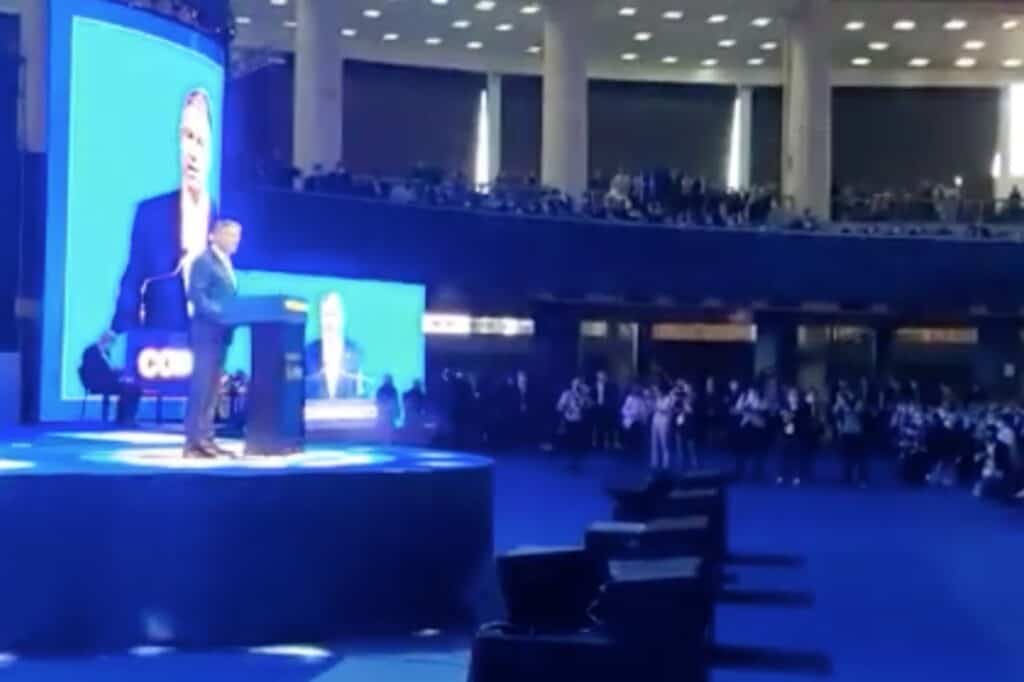 Iohannis, la Congresul PNL, l-a criticat pe Orban și l-a ridicat în slăvi pe Cîțu: "Nu există niciun motiv real ca premierul să fie demis sau să îşi dea demisia"