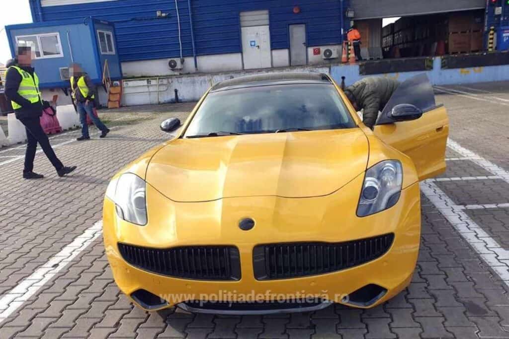 Autoturism de lux, adus din Emirate, confiscat în Portul Constanţa