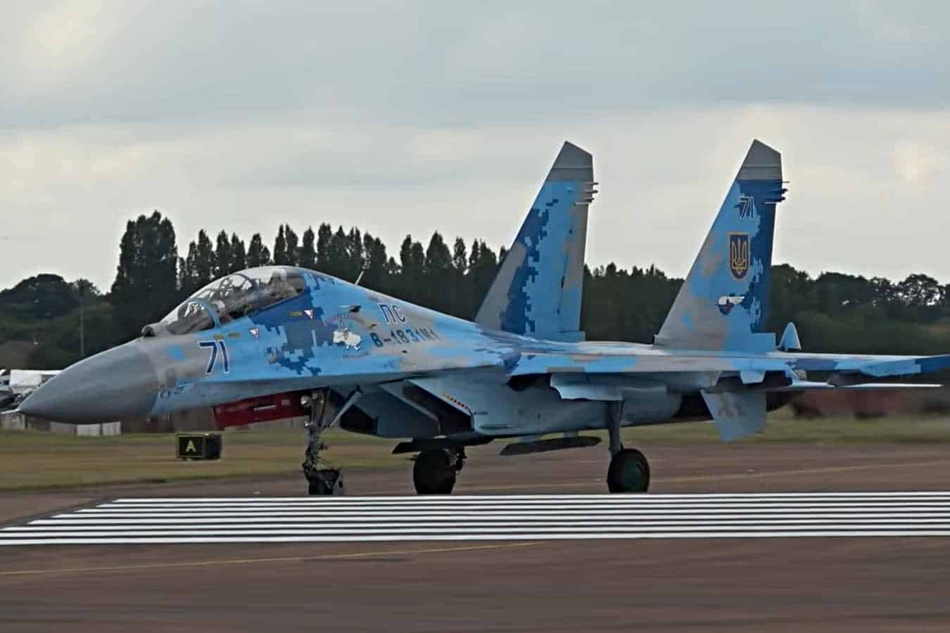 Armata României a activat punctele militare de comandă! Un avion ucrainean a aterizat la Bacău. Sursa foto: arhiva